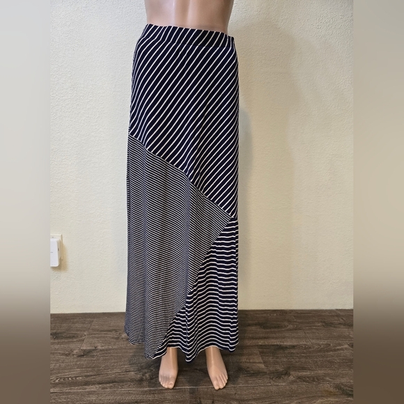 Coldwater Creek Sz Med Maxi Skirt stretch pullon Navy white stripe geometric - Picture 7 of 8